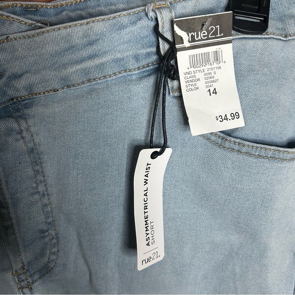 Rue21 Blue Jean Shorts Light Wash Summer Style - Picture 6 of 8